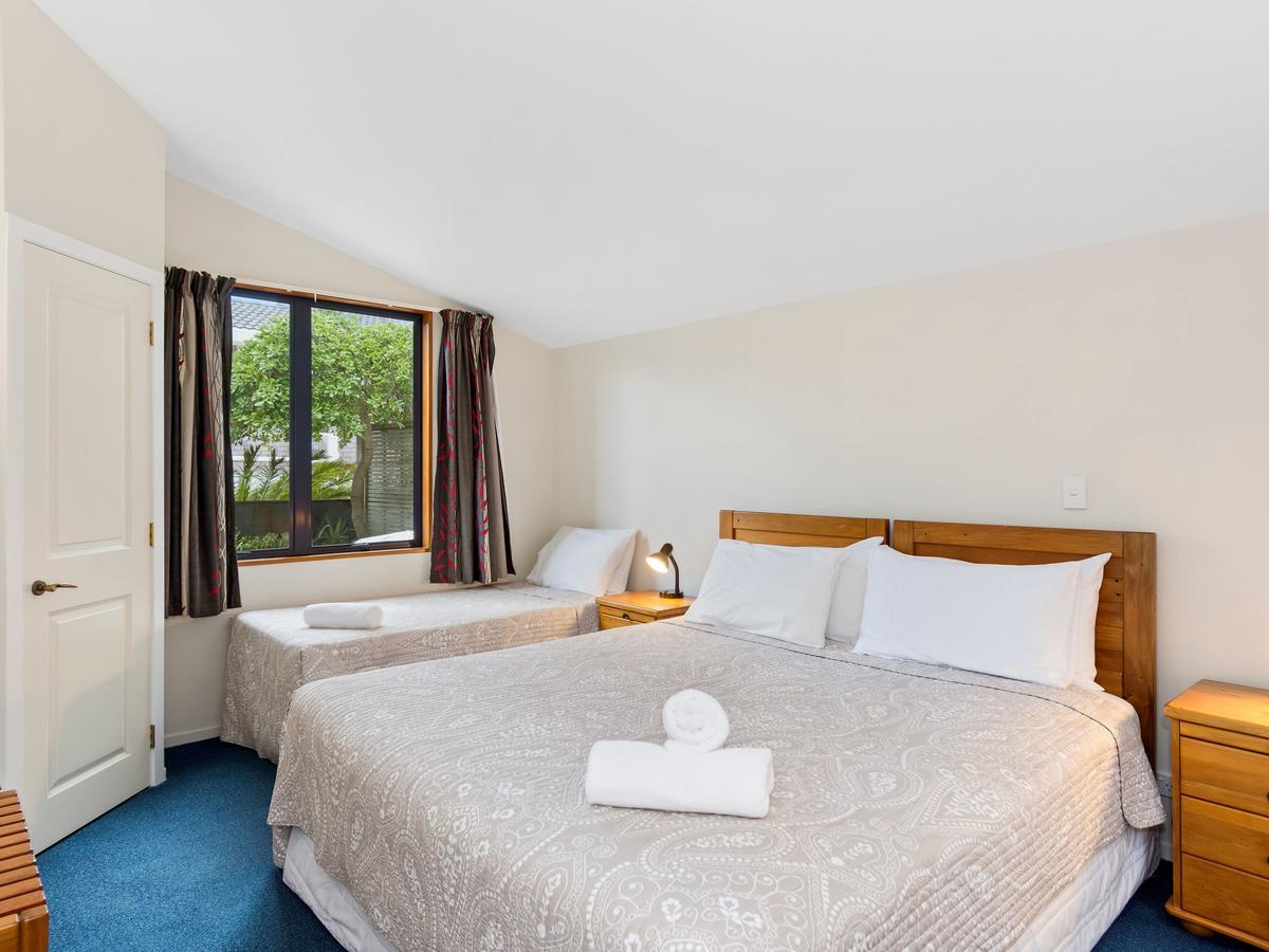 Boatshed Motel Apartments Mount Maunganui Extérieur photo