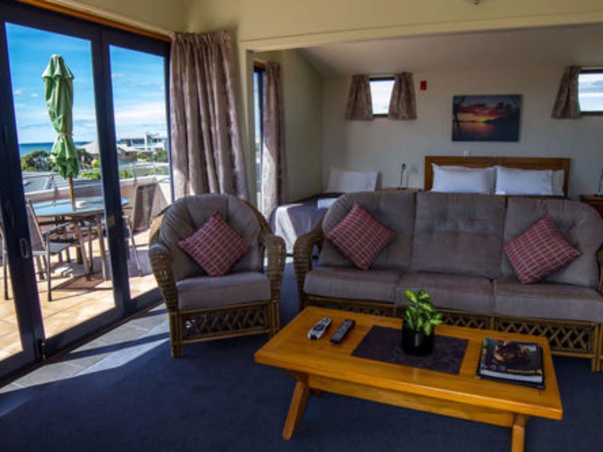 Boatshed Motel Apartments Mount Maunganui Extérieur photo