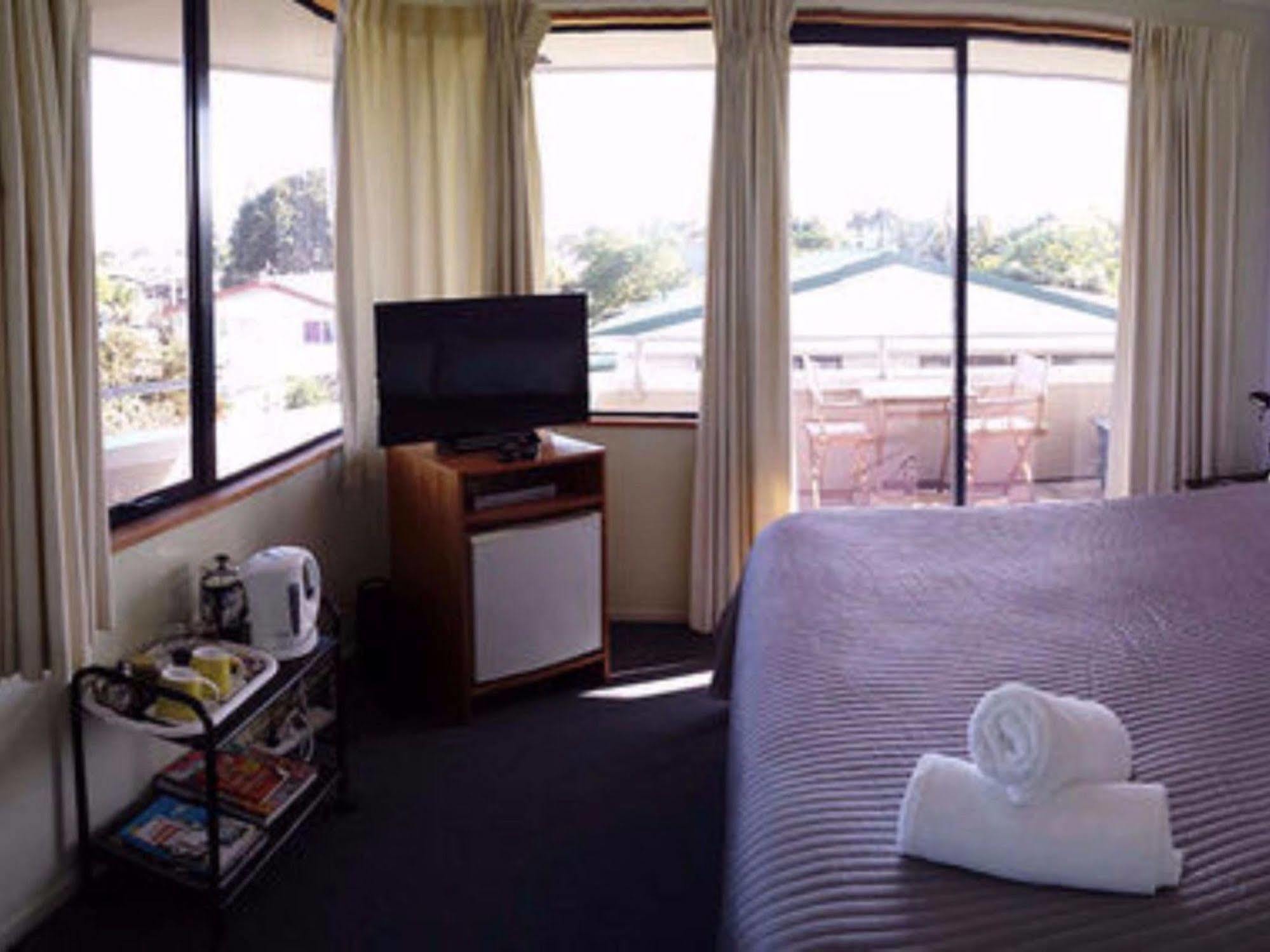 Boatshed Motel Apartments Mount Maunganui Extérieur photo