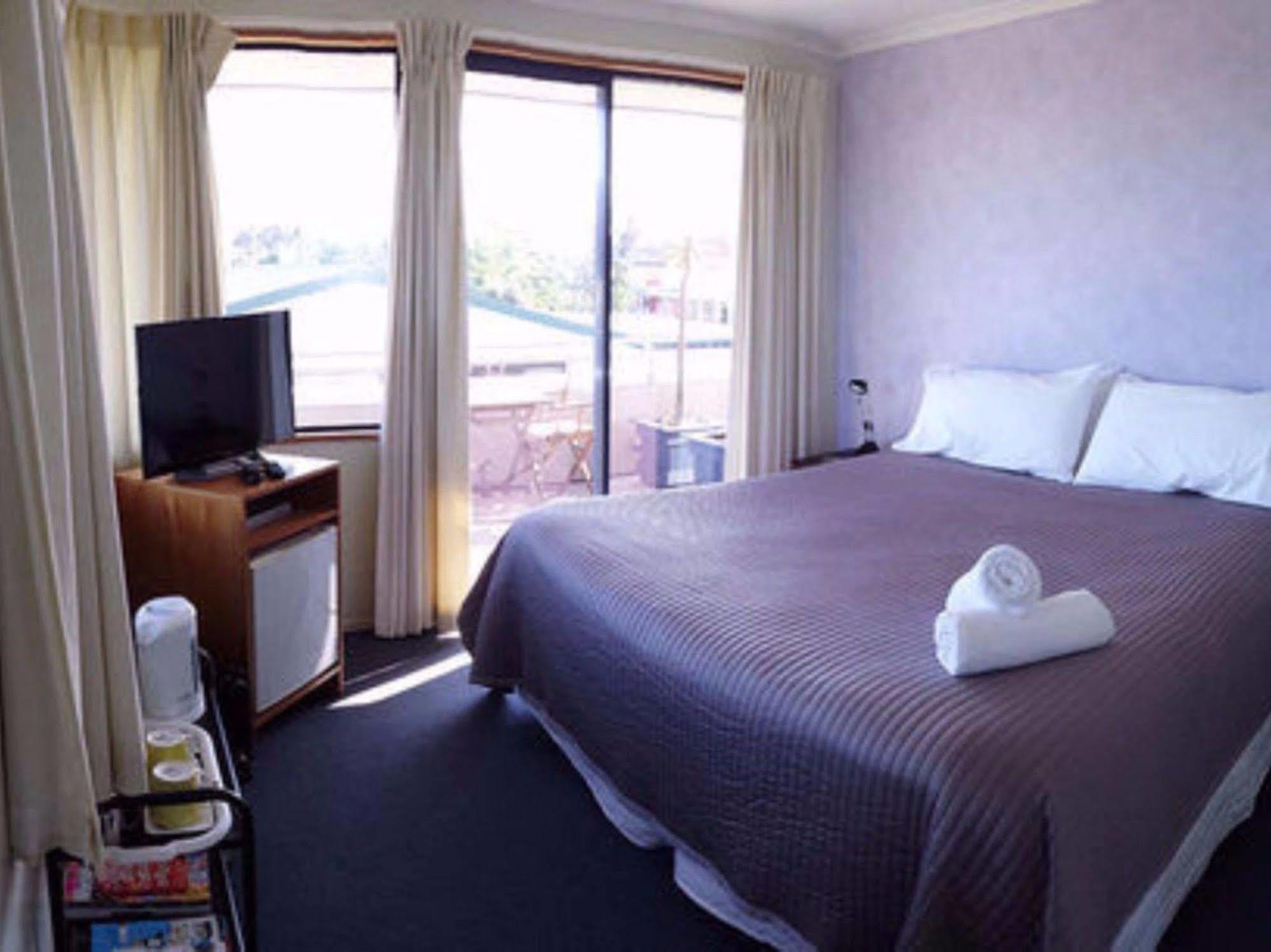 Boatshed Motel Apartments Mount Maunganui Extérieur photo