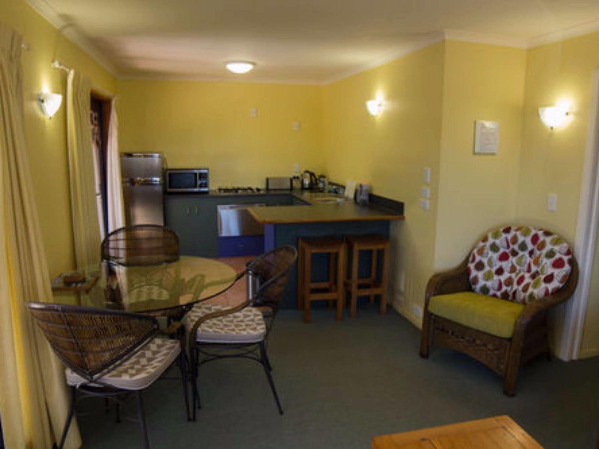 Boatshed Motel Apartments Mount Maunganui Extérieur photo