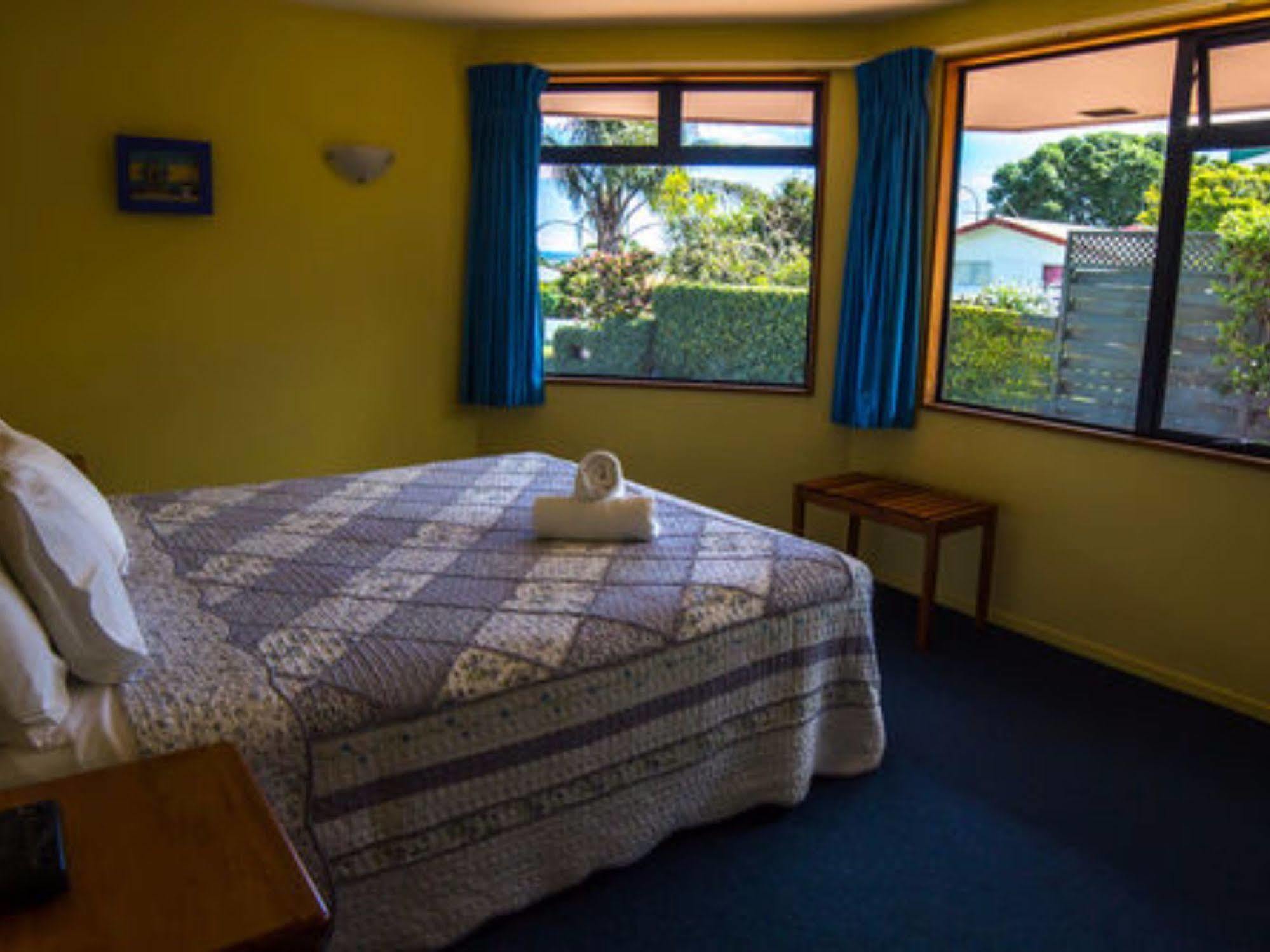 Boatshed Motel Apartments Mount Maunganui Extérieur photo